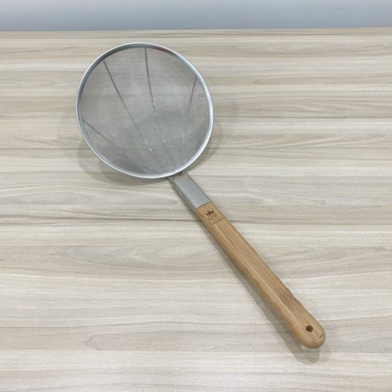 Chao lì inox cán gỗ #26 186122
