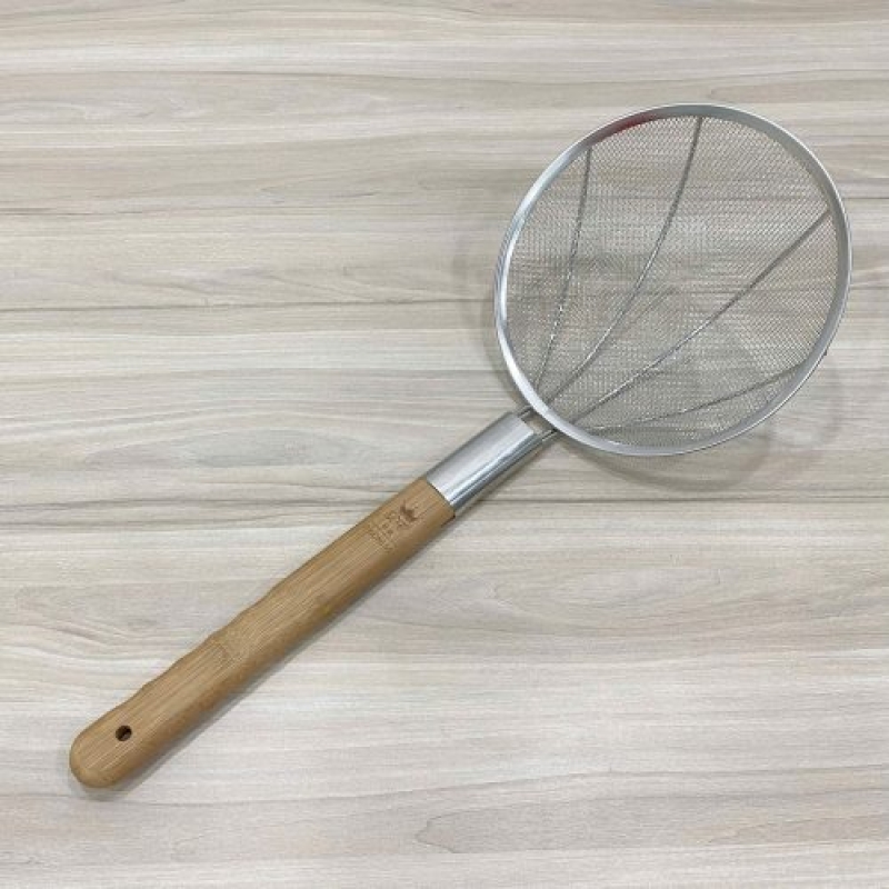 Chao lì inox cán gỗ #30 186124-8 (lỗ 8)